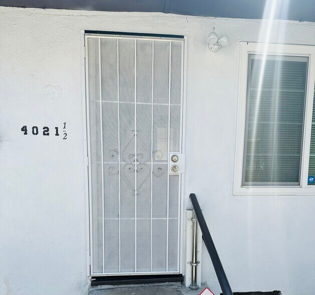 Primary Photo - 4021 1/2 Walnut Grove Ave