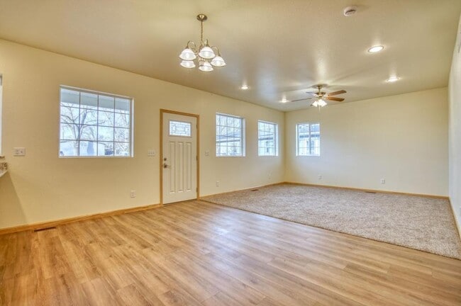 Building Photo - 126 2nd St