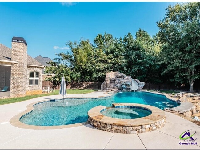 Building Photo - 111 S Carmenville Dr