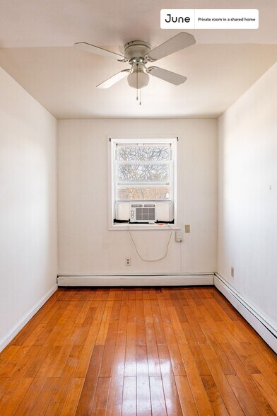 Building Photo - Room in Shared 2 bed/2 bath home
