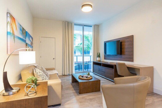Building Photo - 777 N Ocean Dr