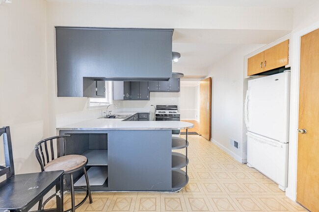 Building Photo - 7920 S Winchester Ave