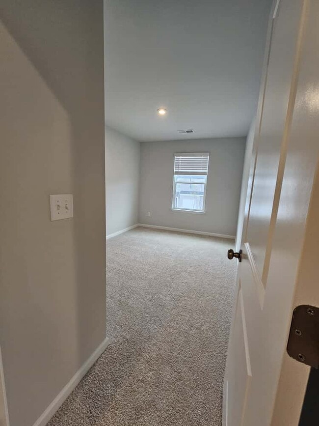 Building Photo - 136 Randwick Ln