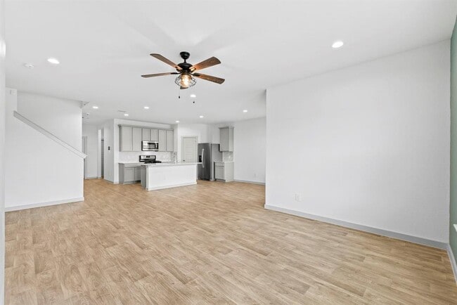 Building Photo - 207 William Ln