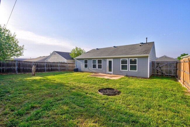 Building Photo - 10425 Aberdeen Dr