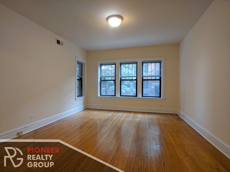 Building Photo - 2530 N Kedzie Blvd