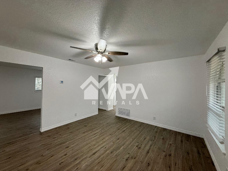 Building Photo - 7817 Leafy Hollow