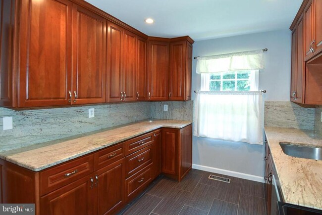 Building Photo - 5920 Langton Dr