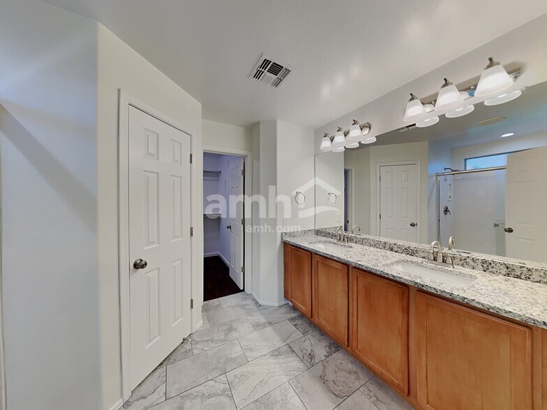 Building Photo - 14412 S Via Gualda
