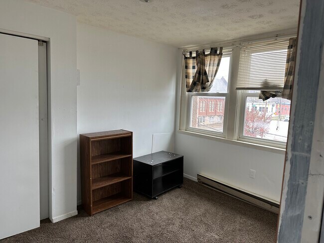 BED ROOM - 613 20th St