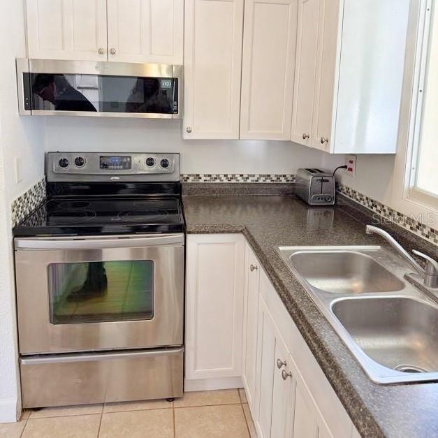 Building Photo - 5520 Hobson St NE