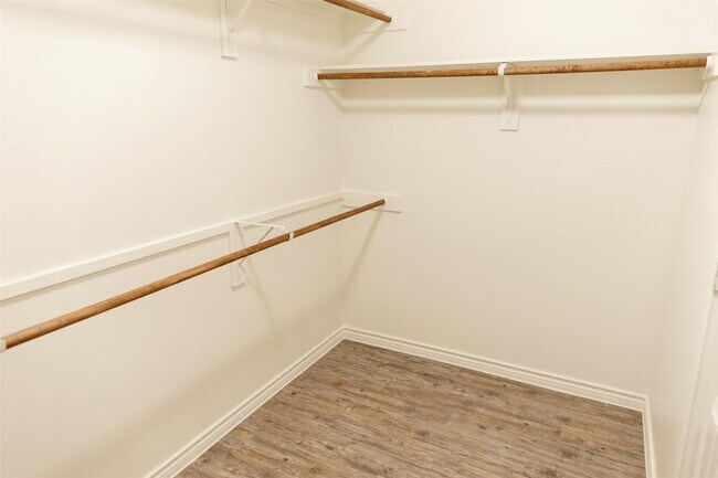 Building Photo - 13815 Winding Path Ln