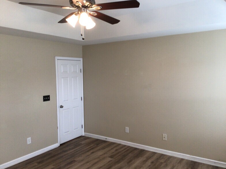 Building Photo - 2631 Cypress Oak Ln