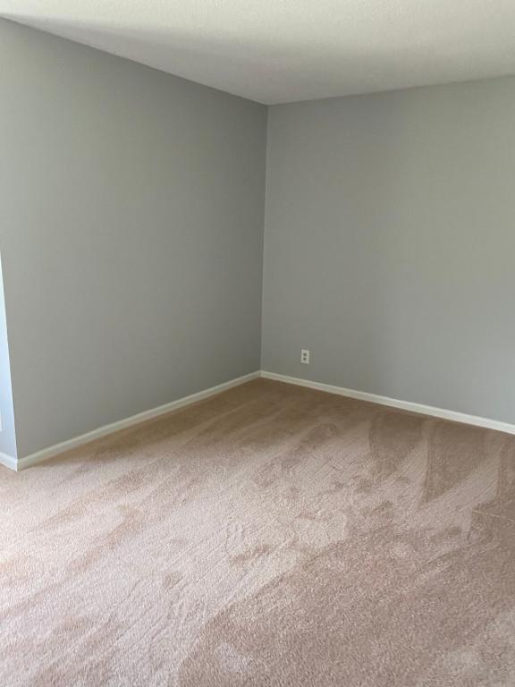 Building Photo - 225 Seminole Trail #H