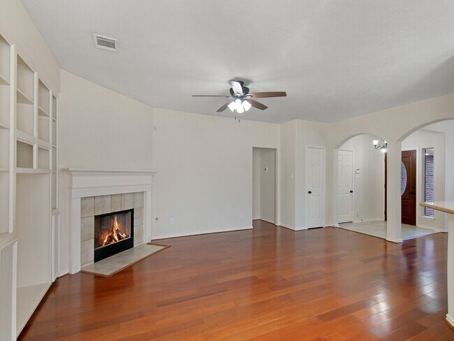 Building Photo - 30 Jewelsford Dr