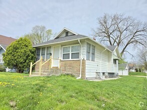 Building Photo - 1517 Elwood Ave