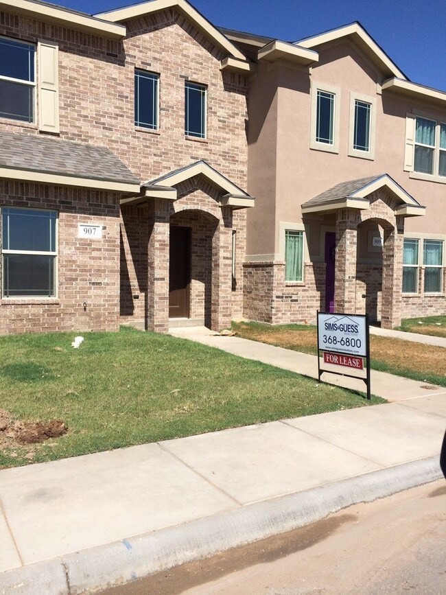 Building Photo - COMING SOON!!  2 Story Townhome