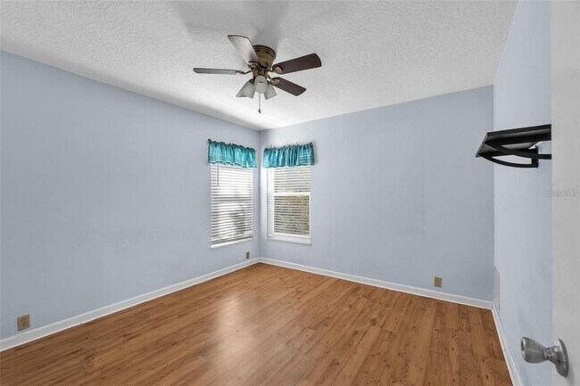Building Photo - 1702 Horseshoe Dr