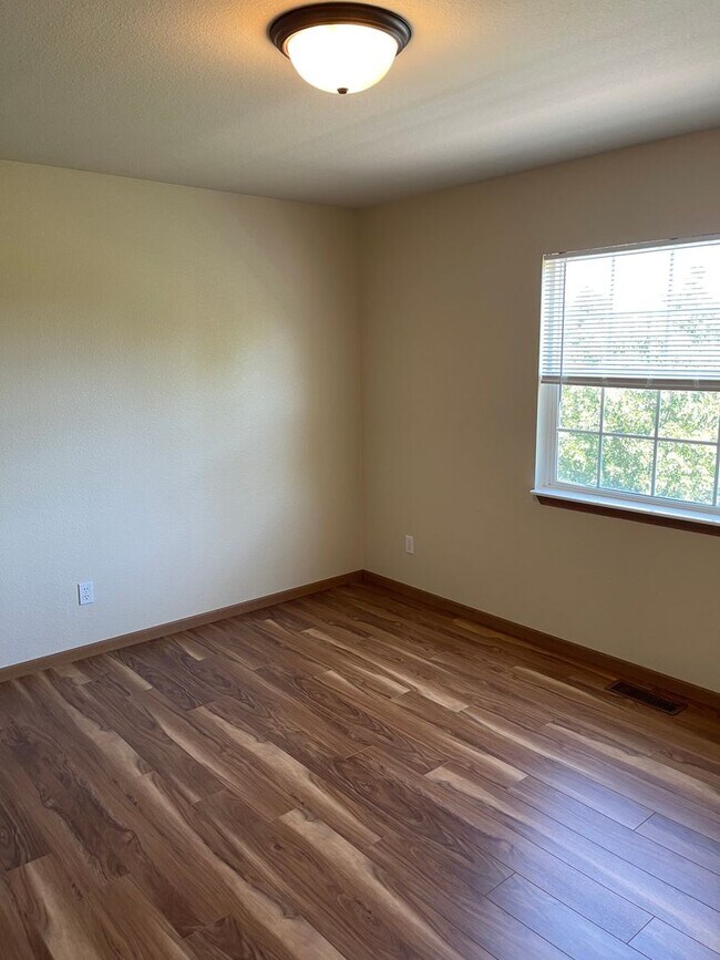 Building Photo - 16858 Hurricane Ln