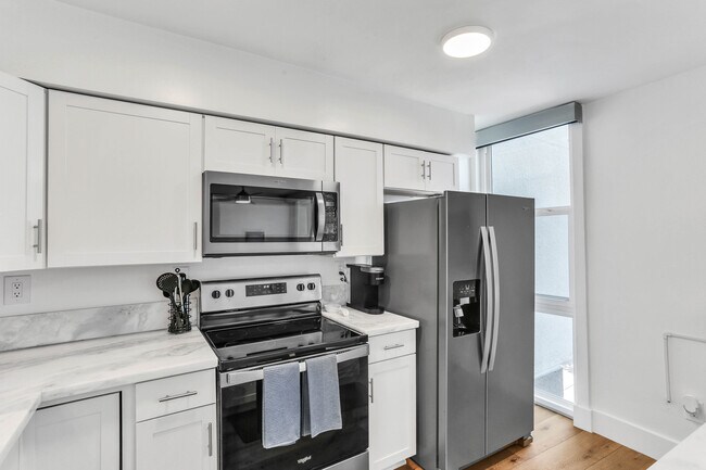 Building Photo - 3050 Rue D’Orleans