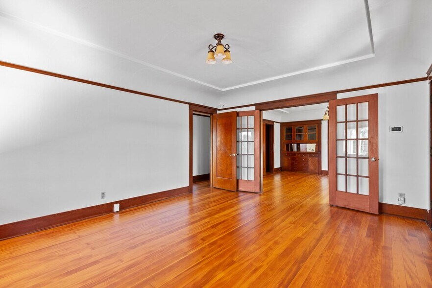 Building Photo - 205 Court St