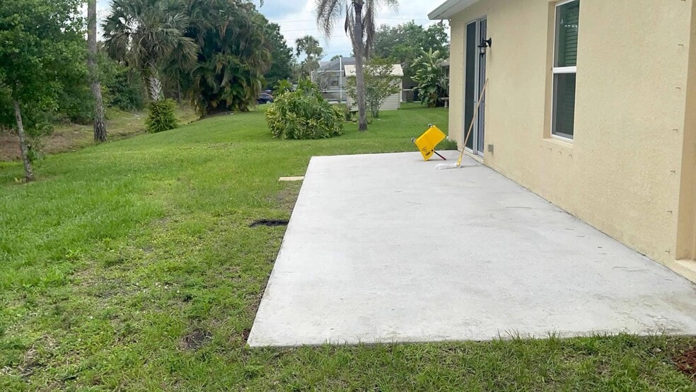 Building Photo - 135 Melton Ave