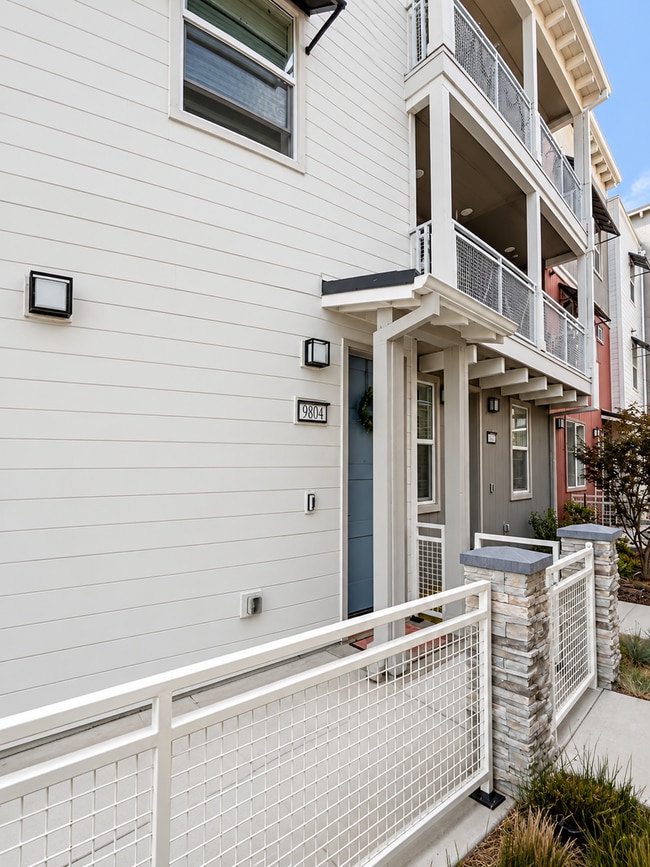 Building Photo - 9804 Seawind Wy