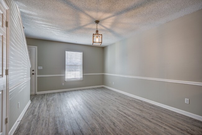 Building Photo - 125 Fairfax Dr