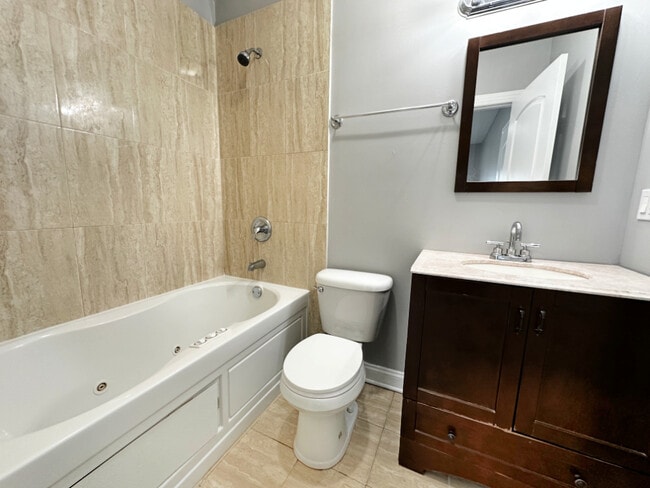 Building Photo - 3705 N Kedzie Ave