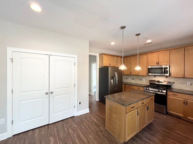 Building Photo - Fantastic 4BD, 2.5BA Home Near Downtown Fuquay-Varina with HOA Amenities, bonus office and 2-Car ...