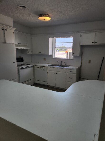 Building Photo - 2611 SW 59th St