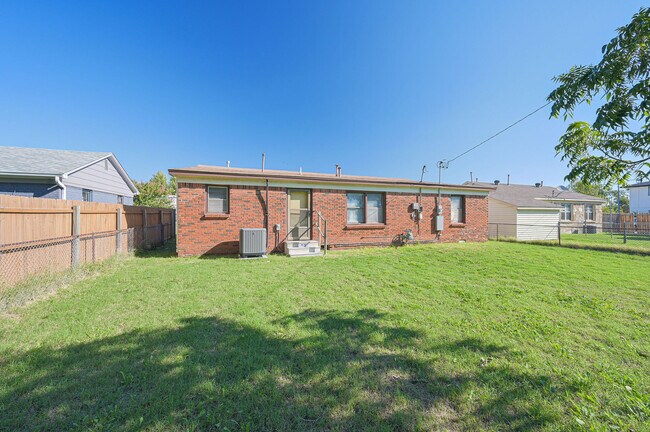 Building Photo - 5954 NW 35th St