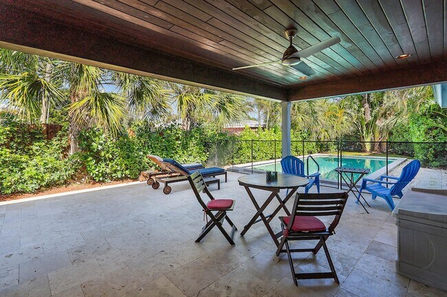 Building Photo - 461 Jupiter Ln