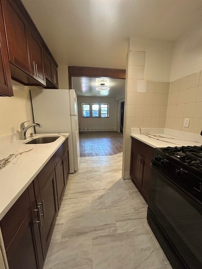 Building Photo - 330 Sip Ave