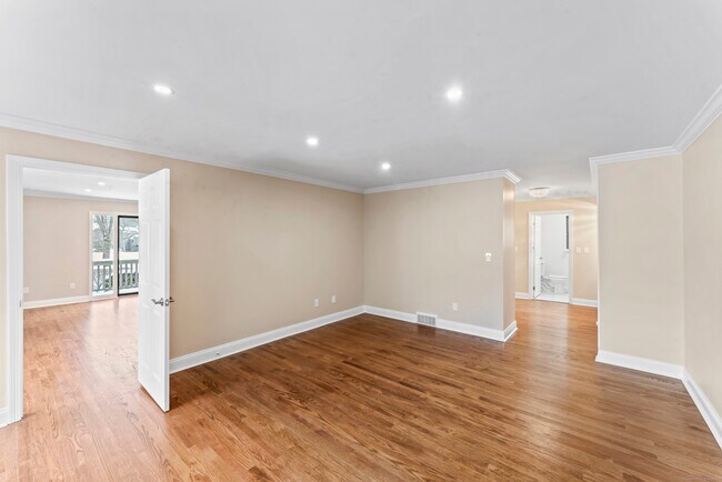 Building Photo - 36 Algonquin Ln