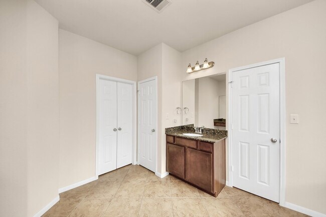 Building Photo - 5038 Gold Haven Dr
