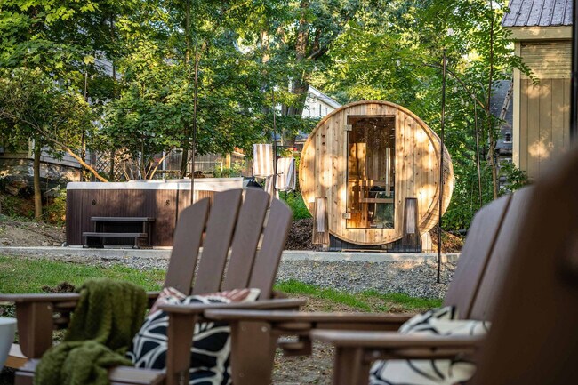 Building Photo - 52 Church St