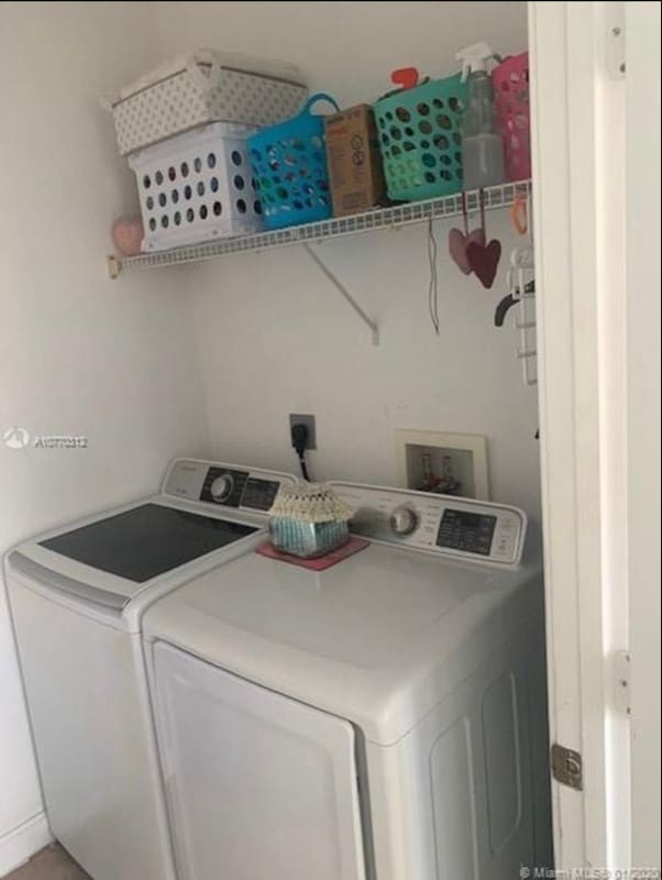 Building Photo - 2240 NE 37th Terrace