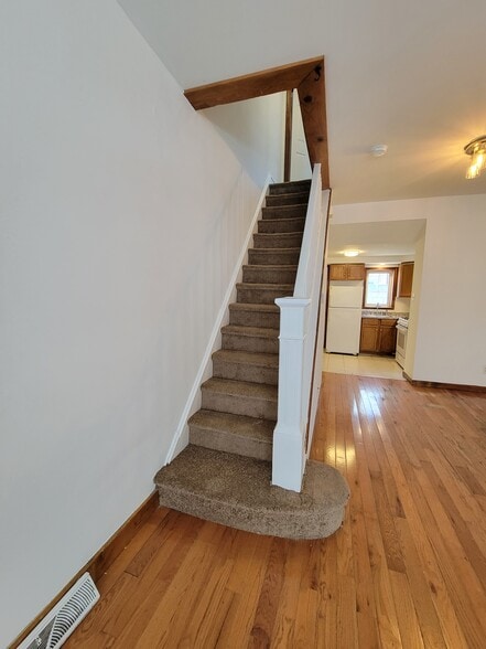 Building Photo - 2427 S Hicks St