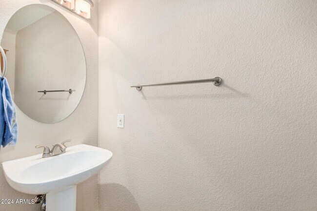 Building Photo - 8930 E Yucca St