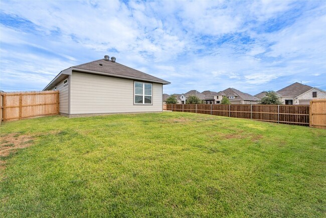 Building Photo - 1500 Lake Ridge Drive