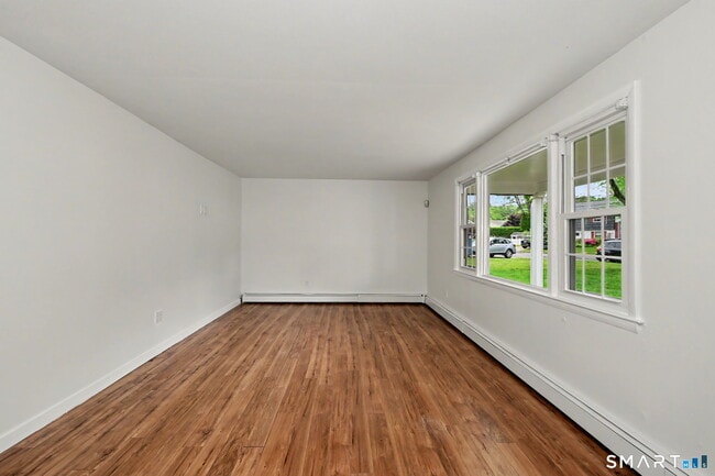 Building Photo - 44 Barmore Dr W