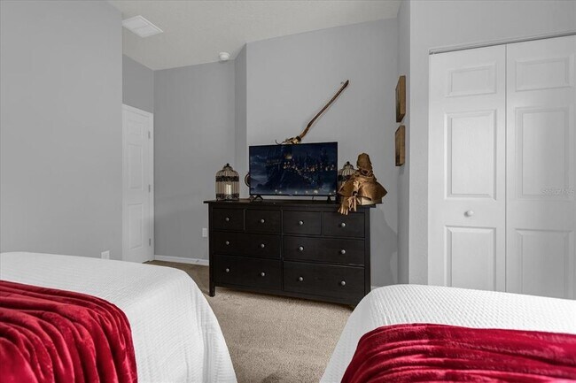 Building Photo - 5350 Diplomat Ct