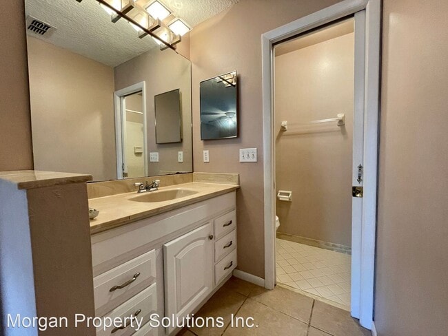 Building Photo - 3 br, 3 bath House - 3000 S. Semoran Blvd. #6