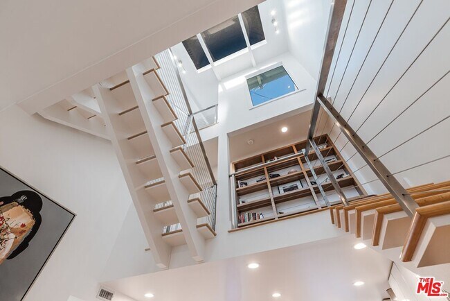 Building Photo - 940 14th St