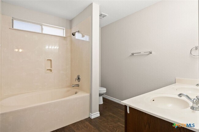 Building Photo - 2409 Riley Dr