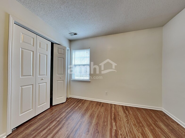 Building Photo - 214 Long Creek Pky