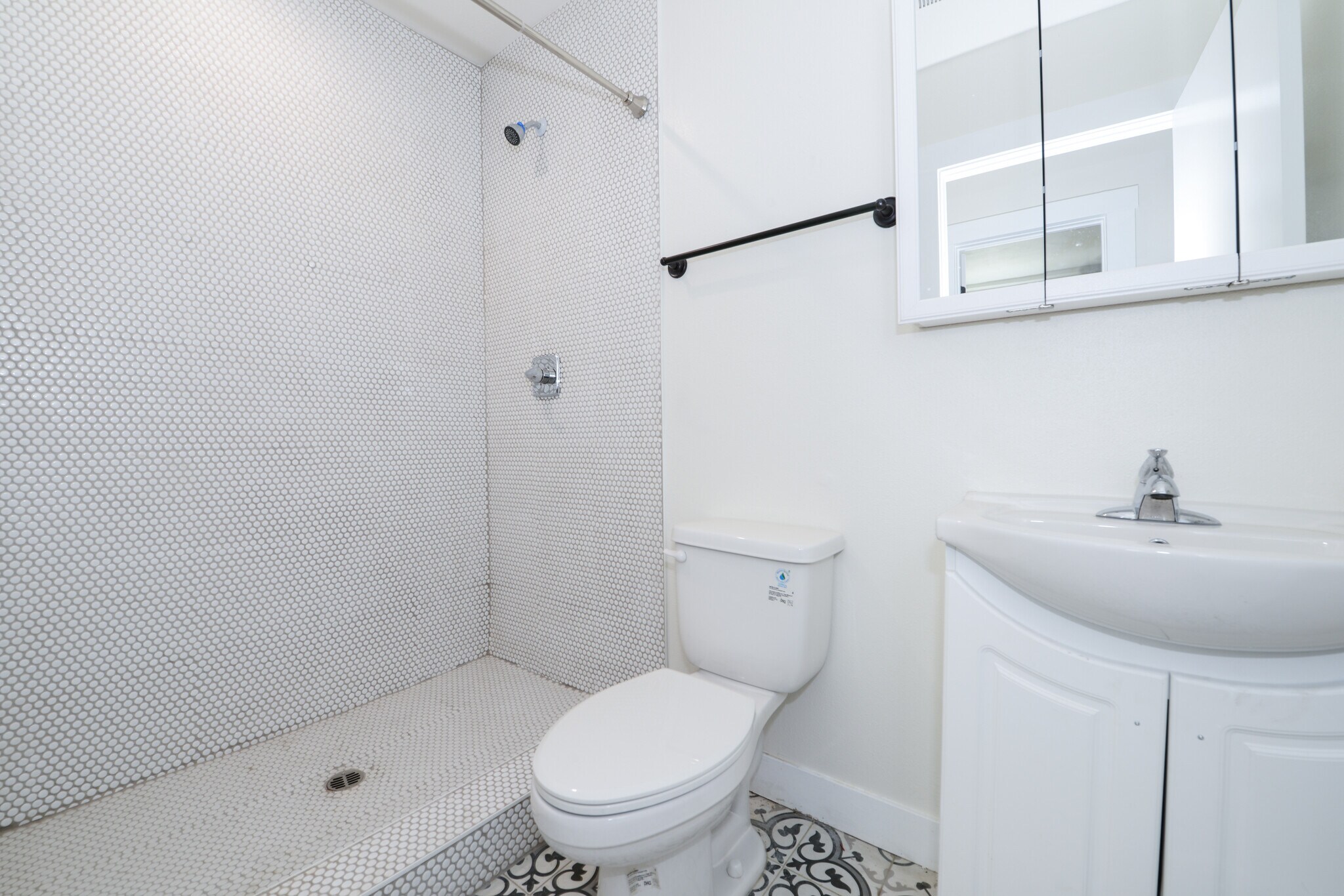 Building Photo - 520 W 82nd St