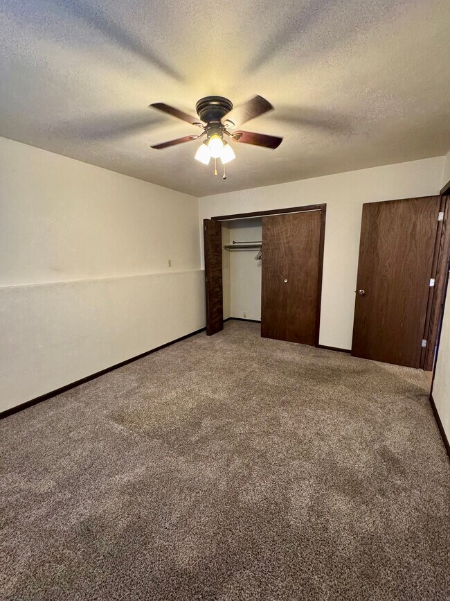 Building Photo - 104 E 9th Ave