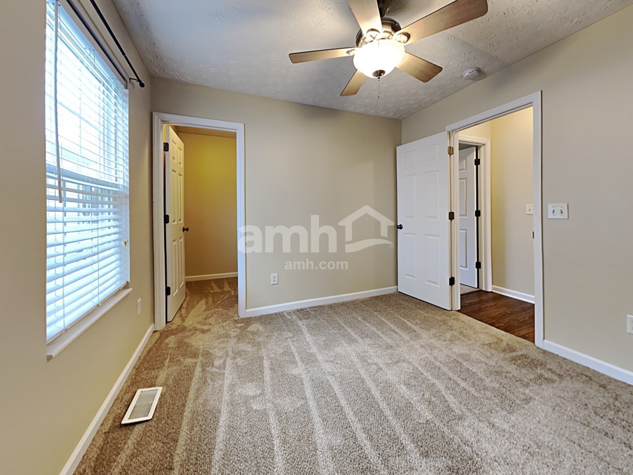 Building Photo - 9235 Sawgrass Dr